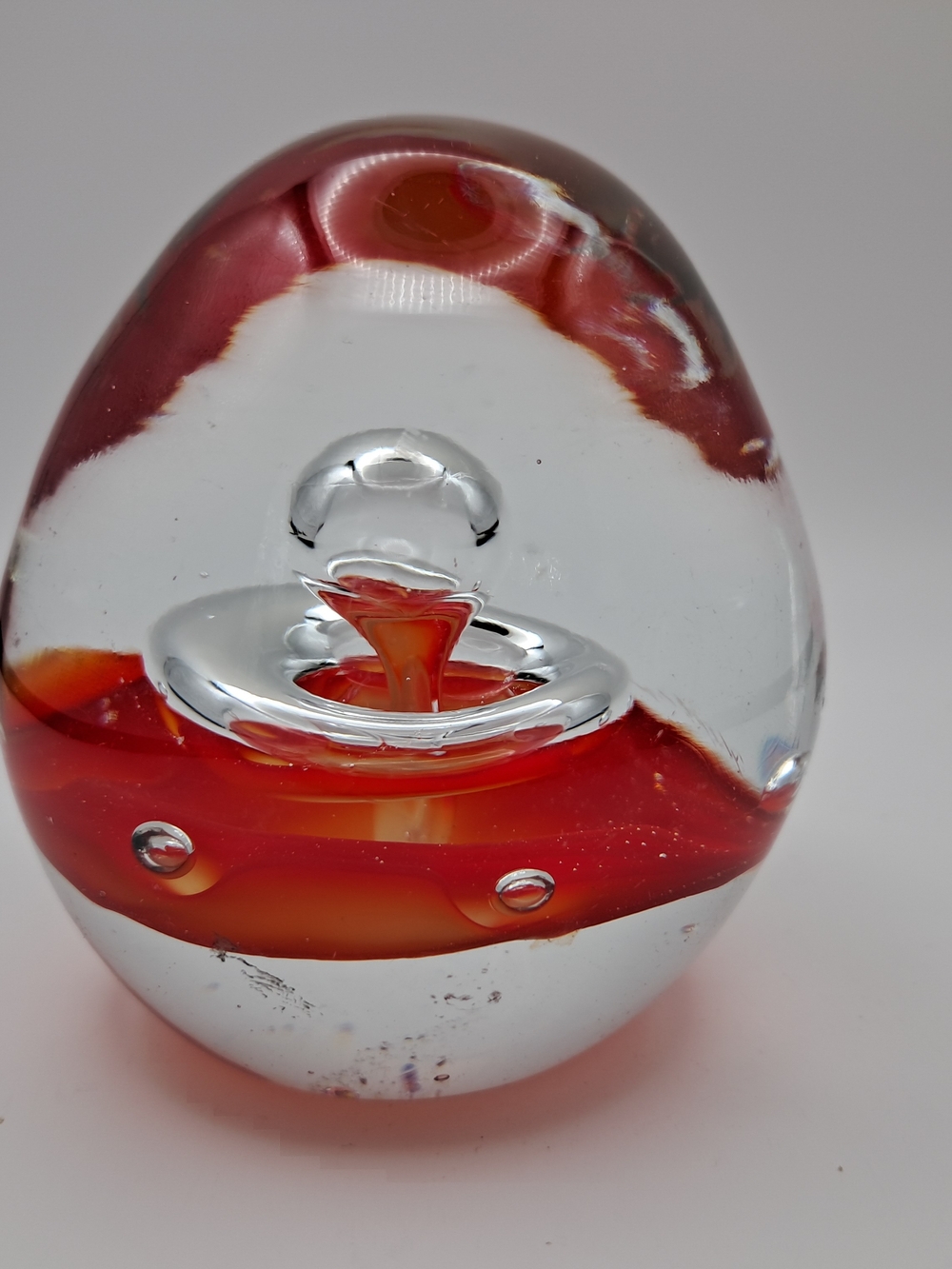 ​Vtg Murano Style Art Glass Egg Paperweight Clear & Red Controlled Bubble 3.25"